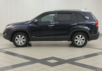 Подержанный автомобиль Kia Sorento 2010 года (7 фото)