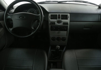 Подержанный автомобиль LADA (ВАЗ) Priora Hatchback 2009 года (12 фото)