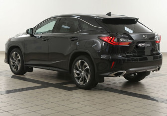 Подержанный автомобиль Lexus RX 2017 года (2 фото)
