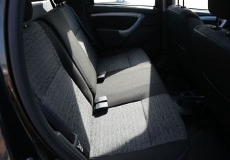 Подержанный автомобиль Renault Duster 2013 года (11 фото)