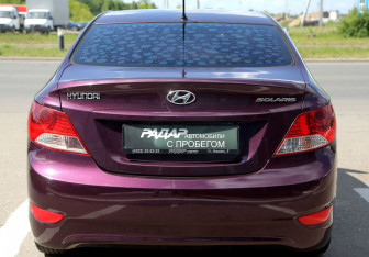 Подержанный автомобиль Hyundai Solaris Sedan 2013 года (5 фото)