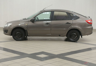 Подержанный автомобиль LADA (ВАЗ) Granta Liftback 2018 года (7 фото)