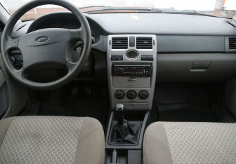Подержанный автомобиль LADA (ВАЗ) Priora Wagon 2010 года (12 фото)
