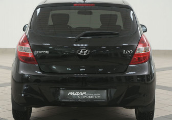 Подержанный автомобиль Hyundai i20 2010 года (3 фото)
