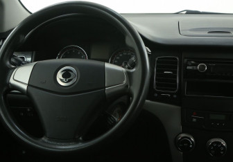 Подержанный автомобиль SsangYong Actyon 2012 года (14 фото)