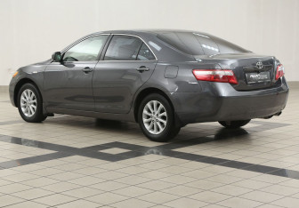 Подержанный автомобиль Toyota Camry Sedan 2008 года (2 фото)