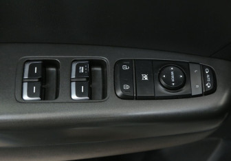 Подержанный автомобиль Kia Sportage 2016 года (18 фото)