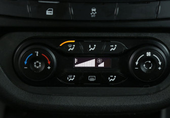 Подержанный автомобиль LADA (ВАЗ) Vesta Sedan 2018 года (17 фото)