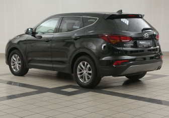 Подержанный автомобиль Hyundai Santa Fe 2018 года (2 фото)