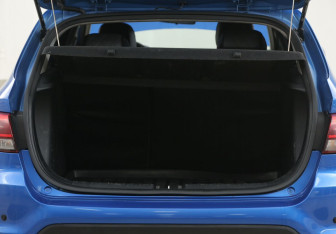 Подержанный автомобиль Kia Rio Hatchback 2018 года (9 фото)