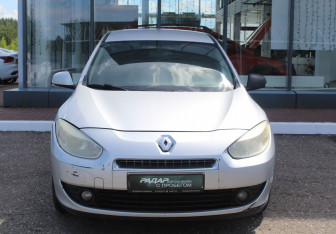 Подержанный автомобиль Renault Fluence 2011 года (2 фото)