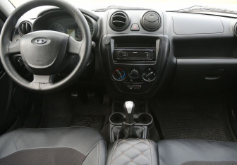 Подержанный автомобиль LADA (ВАЗ) Granta Sedan 2012 года (12 фото)