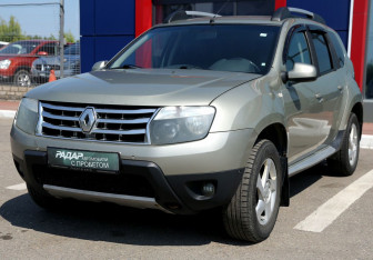 Подержанный автомобиль Renault Duster 2013 года (3 фото)