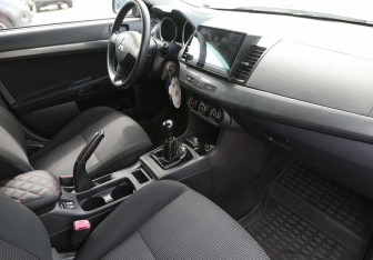 Подержанный автомобиль Mitsubishi Lancer Sedan 2008 года (9 фото)