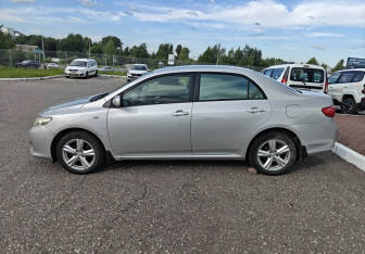 Подержанный автомобиль Toyota Corolla Sedan 2006 года (4 фото)