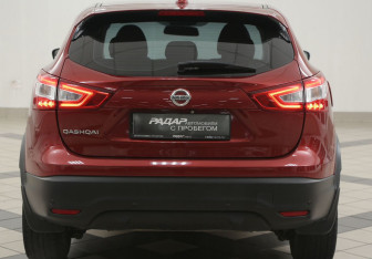 Подержанный автомобиль Nissan Qashqai 2017 года (3 фото)