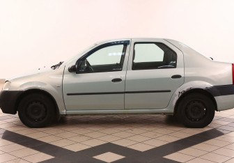 Подержанный автомобиль Renault Logan Sedan 2006 года (4 фото)