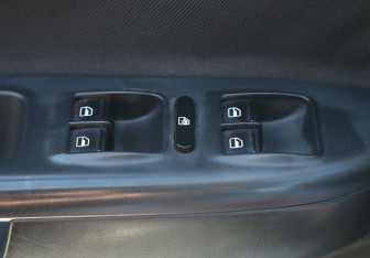 Подержанный автомобиль Skoda Octavia Liftback 2011 года (17 фото)