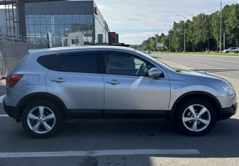 Подержанный автомобиль Nissan Qashqai 2008 года (3 фото)
