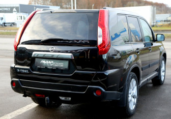 Подержанный автомобиль Nissan X-Trail 2013 года (6 фото)