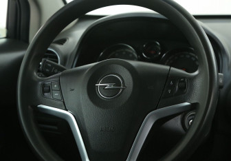 Подержанный автомобиль Opel Antara 2011 года (16 фото)