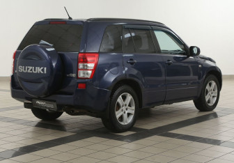 Подержанный автомобиль Suzuki Grand Vitara 2007 года (4 фото)