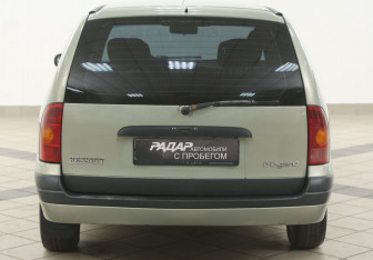 Подержанный автомобиль Renault Megane Wagon 2000 года (3 фото)