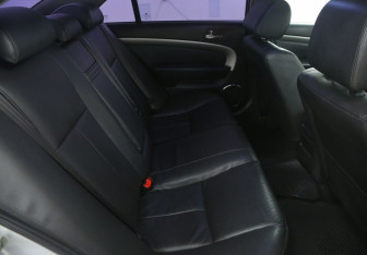 Подержанный автомобиль Chevrolet Epica 2010 года (11 фото)