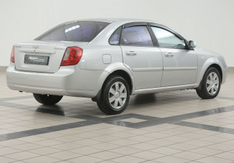 Подержанный автомобиль Chevrolet Lacetti Sedan 2008 года (4 фото)