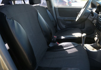 Подержанный автомобиль Hyundai Accent Sedan 2005 года (10 фото)