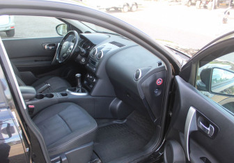 Подержанный автомобиль Nissan Qashqai 2012 года (9 фото)