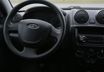 Подержанный автомобиль LADA (ВАЗ) Granta Sedan 2014 года (14 фото)