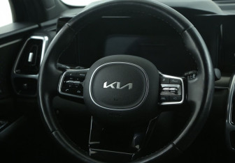 Подержанный автомобиль Kia Sorento 2022 года (26 фото)