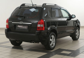Подержанный автомобиль Hyundai Tucson 2006 года (4 фото)