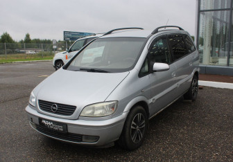 Подержанный автомобиль Opel Zafira Compactvan 2002 года (3 фото)