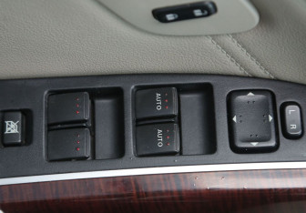 Подержанный автомобиль Mazda CX-9 2008 года (16 фото)