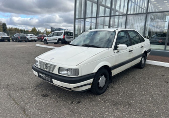 Подержанный автомобиль Volkswagen Passat Sedan 1989 года (3 фото)