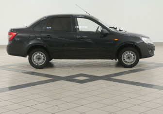 Подержанный автомобиль LADA (ВАЗ) Granta Sedan 2012 года (5 фото)