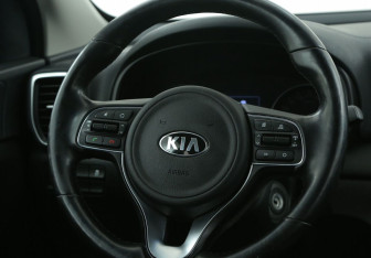 Подержанный автомобиль Kia Sportage 2016 года (15 фото)