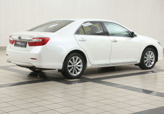 Подержанный автомобиль Toyota Camry Sedan 2014 года (4 фото)