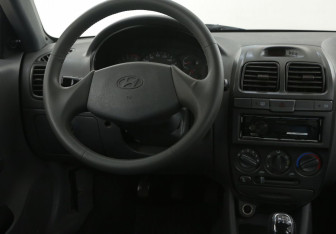 Подержанный автомобиль Hyundai Accent Sedan 2008 года (14 фото)