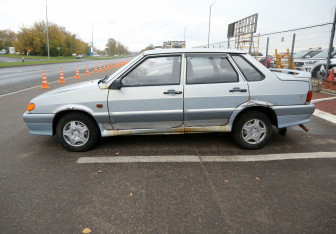 Подержанный автомобиль LADA (ВАЗ) 2115 2005 года (8 фото)