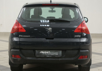 Подержанный автомобиль Peugeot 3008 2011 года (3 фото)