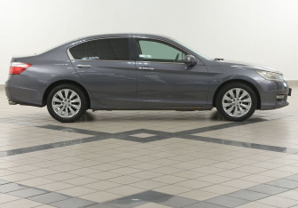 Подержанный автомобиль Honda Accord Sedan 2013 года (5 фото)