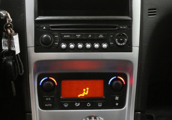 Подержанный автомобиль Peugeot 307 Wagon 2006 года (10 фото)