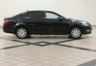 Подержанный автомобиль Skoda Octavia Liftback 2019 года (5 фото)