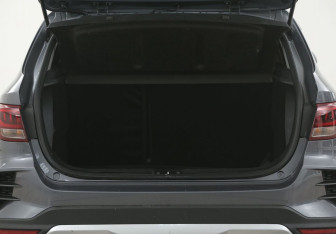 Подержанный автомобиль Kia Rio Hatchback 2021 года (9 фото)