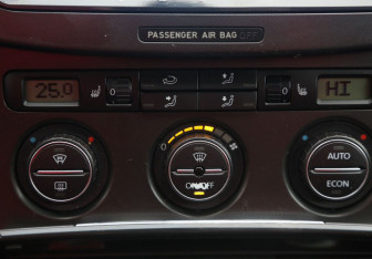 Подержанный автомобиль Volkswagen Passat Sedan 2006 года (17 фото)