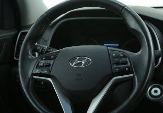 Подержанный автомобиль Hyundai Tucson 2019 года (16 фото)