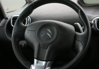 Подержанный автомобиль Citroen C3 Picasso 2013 года (16 фото)